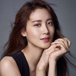 Claudia Kim