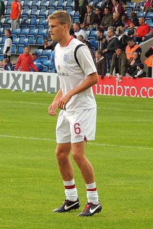 Ryan Bennett (footballer)
