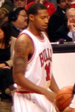 James Johnson (basketball player)