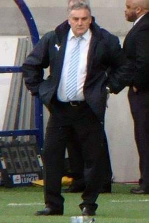 Dave Jones (footballer born 1956)